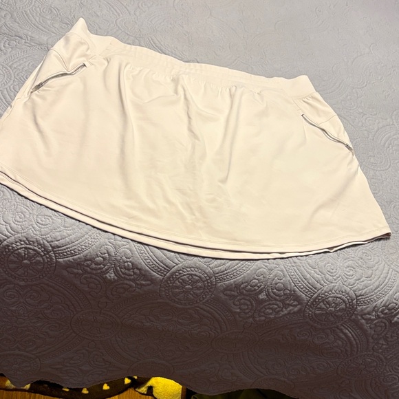 Lane Bryant Pants - Lane Bryant Cream Athletic Skort with Zip Pockets